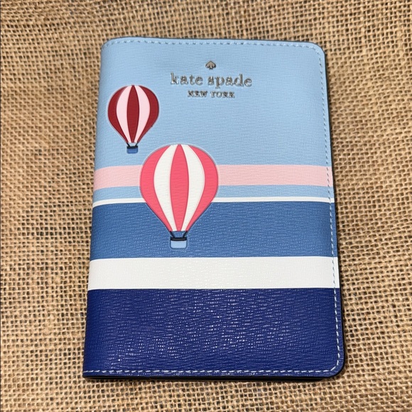 Kate Spade Up Up & Away Passport Cover ♠️ (NWT) - Picture 1 of 16